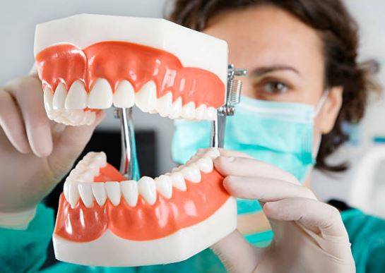 ¿Qué es la sonrisa gingival?